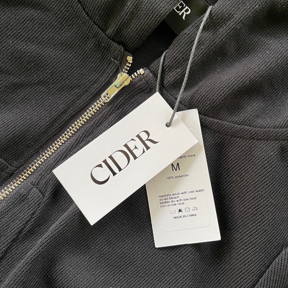 Cider NWT Solid Zip Up Knitted Crop Hoodie - Picture 3 of 4